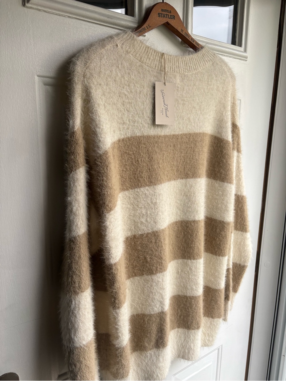 Universal Thread Cozy Striped Fuzzy Crewneck Pullover Sweater Cream & Tan XL